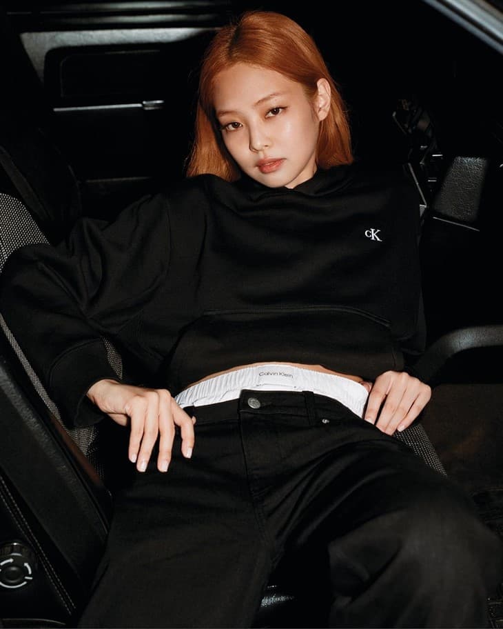 Fall 2022 — JENNIE in a cropped long-sleeve top